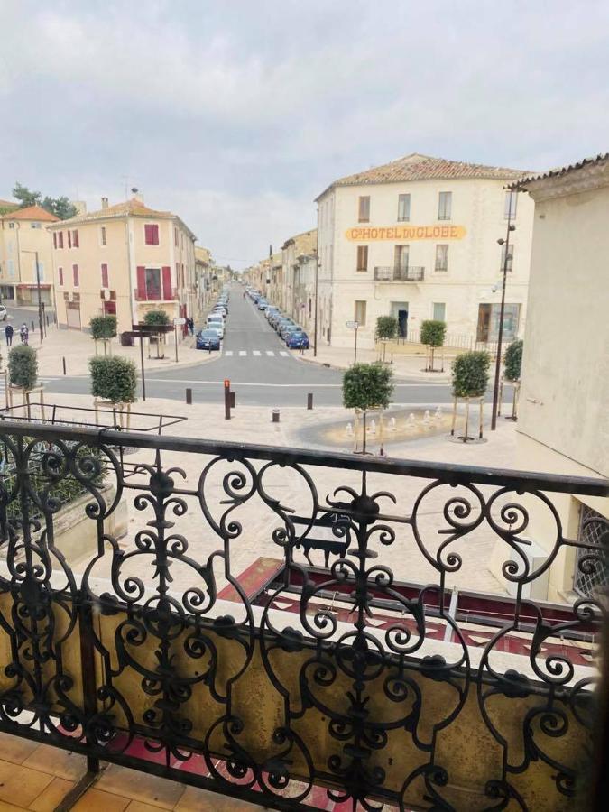 Hotel Restaurant Le Saint Gillois エクステリア 写真