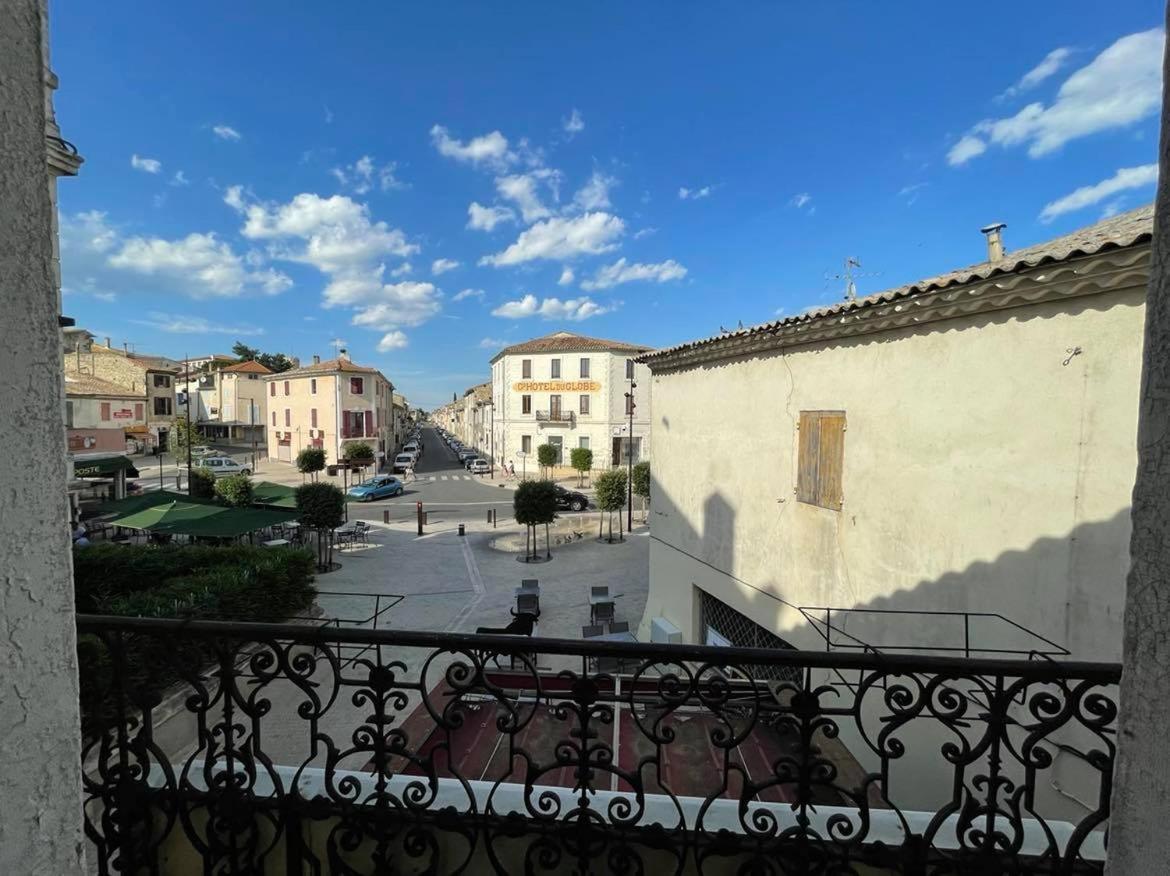 Hotel Restaurant Le Saint Gillois エクステリア 写真