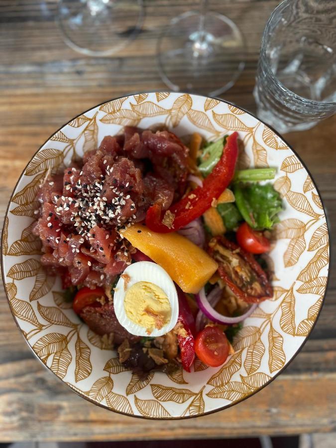Hotel Restaurant Le Saint Gillois エクステリア 写真